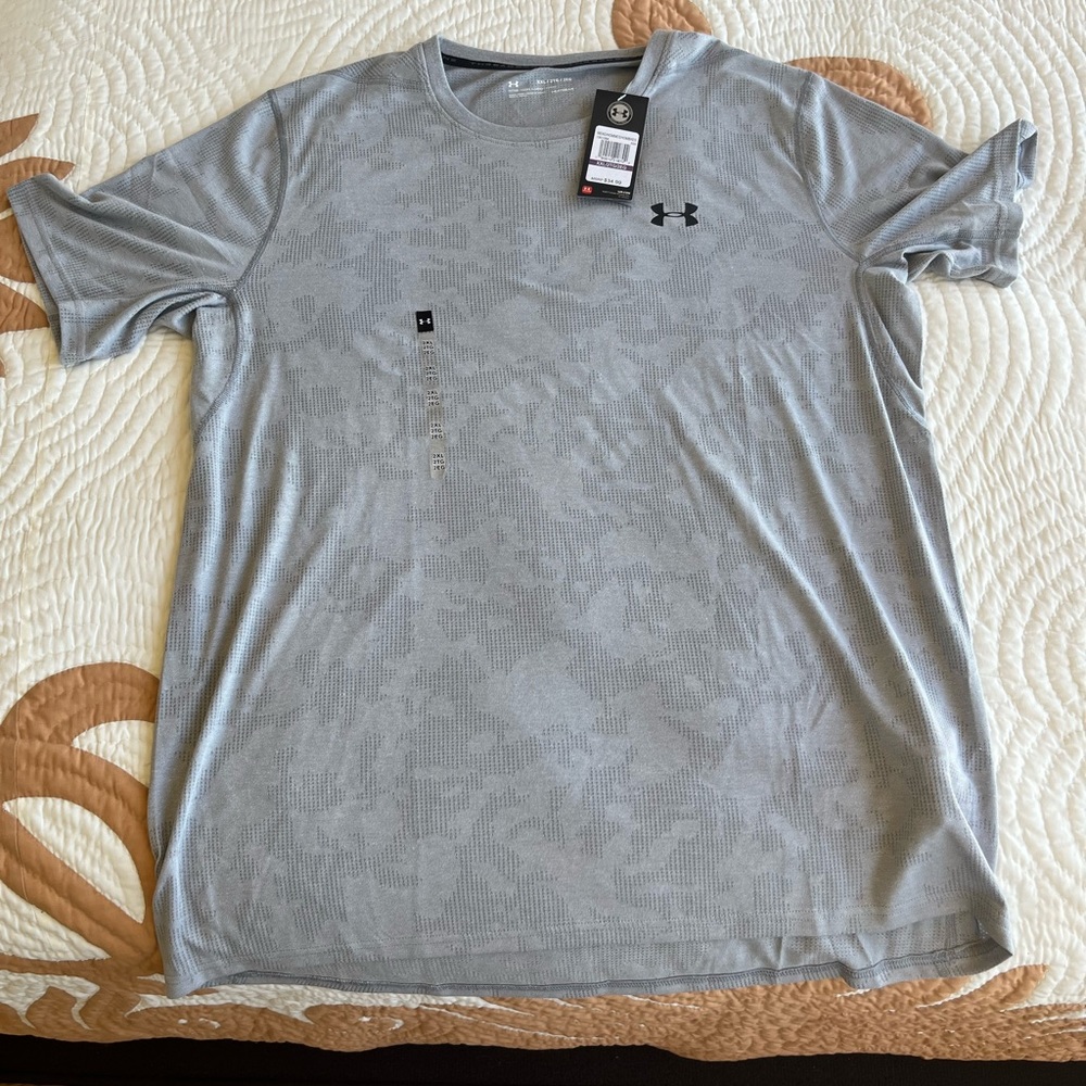 UNDER ARMOUR
THREADBORNE ELITE FITTED
